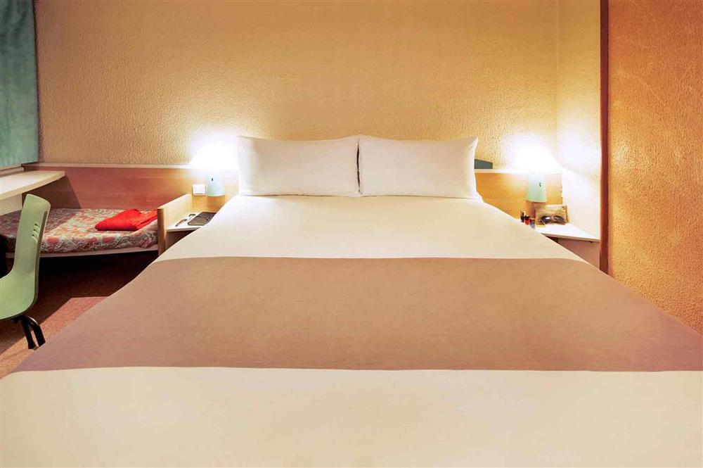 Готель Ibis Lyon L'Isle D'Abeau Номер фото